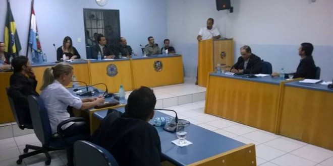 Câmara acata recomendação da Justiça e afasta prefeito de Piracanjuba