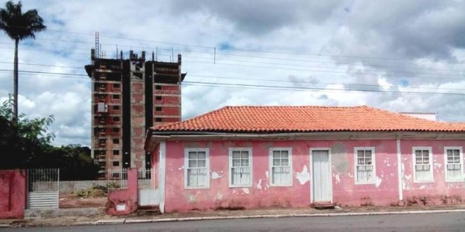 HISTÓRIA: Contraste de épocas em única foto. Carlúcio Carneiro registra o crescimento de Morrinhos