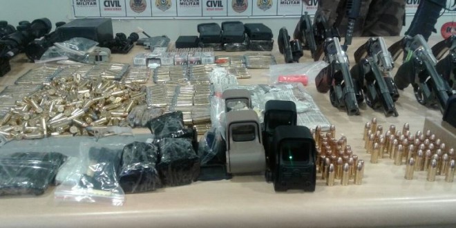 ARSENAL: Polícias apreendem armas, munições e drogas em Uberlândia, Minas Gerais
