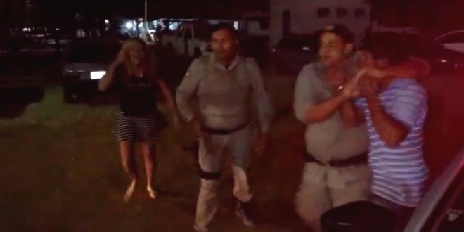 VEJA: vídeo mostra homem arrancando arma de Policial Militar e atirando contra o PM – os dois morreram…