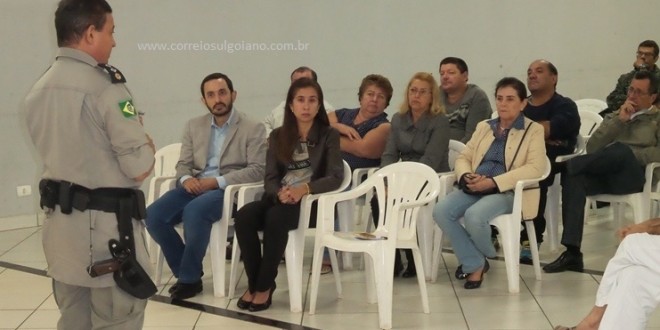 Um fiasco a presença de comerciantes na reunião sobre Segurança Pública!!! Mas, as autoridades compareceram e salvaram o encontro na ACIM