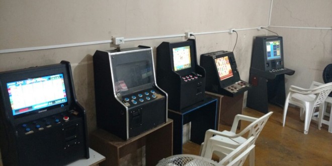 Polícia Civil fecha casa clandestina de jogos de azar em Caldas Novas e apreende máquinas de vídeo bingo