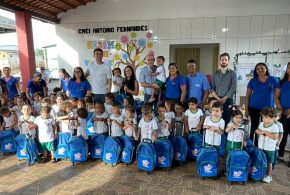 Prefeitura de Itumbiara entrega uniformes para quase 13 mil estudantes