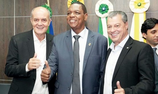 Prefeito Dione Araújo quer concluir 2º mandato com 1.620 moradias entregues