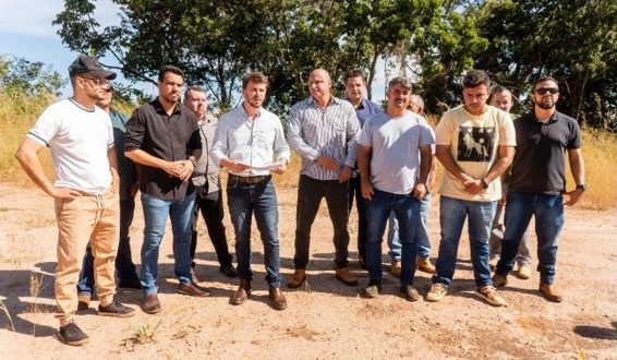 Prefeitura apresenta projeto do novo Complexo Esportivo durante visita técnica