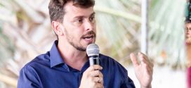 Prefeito Maycllyn Carreiro anuncia pagamento do piso dos professores em Morrinhos