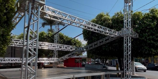 A Prefeitura de Morrinhos, por meio da Secretaria Municipal de Educação, está finalizando a montagem de toda a estrutura para o tradicional Desfile Cívico de 7 de Setembro